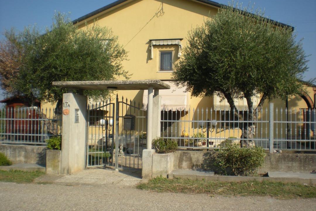 Photo of Others in Veronella
