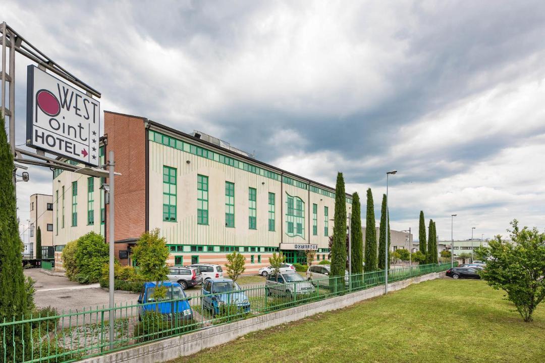 Photo of Buildings in Dossobuono