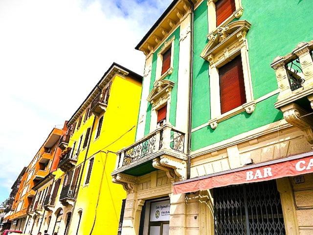 Photo of Buildings in Est