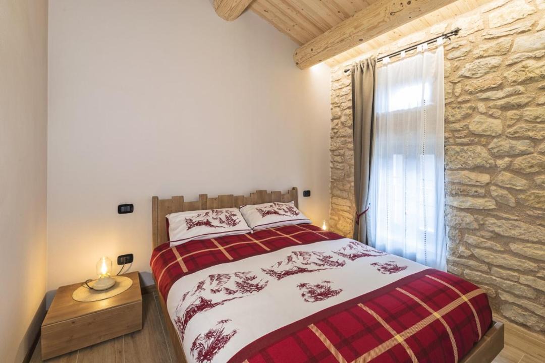 Photo of Bedroom in Velo Veronese