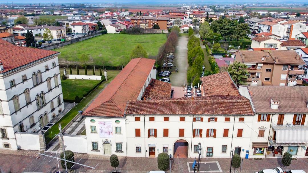 Photo of Buildings in Mozzecane