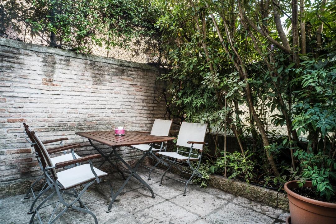 Photo of Patio Balcony in Est