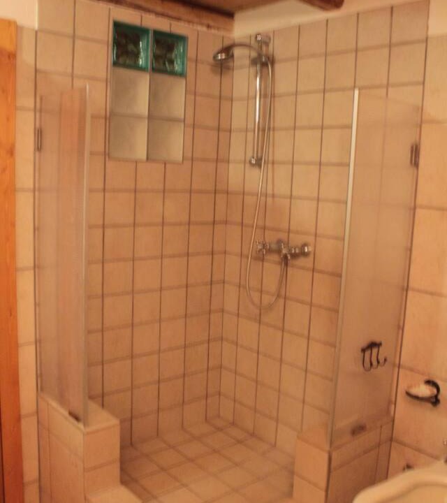 Photo of Bathroom in Peri