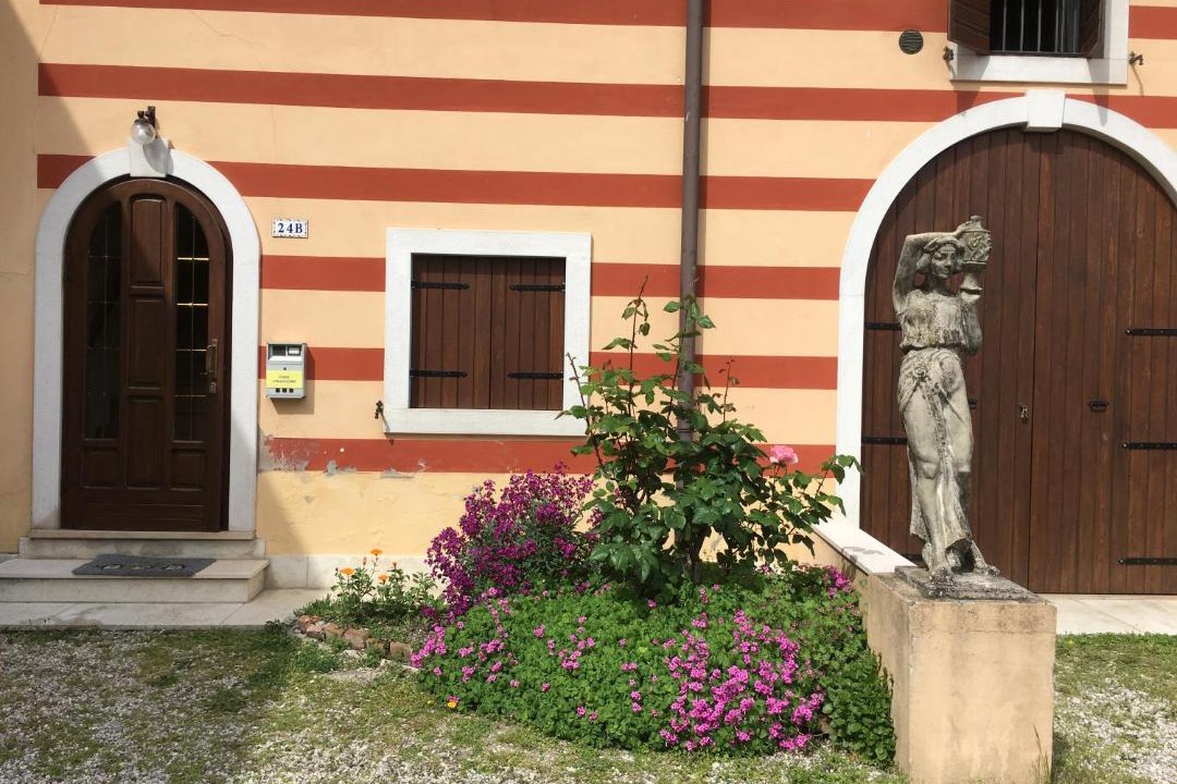 Photo of Buildings in Sona