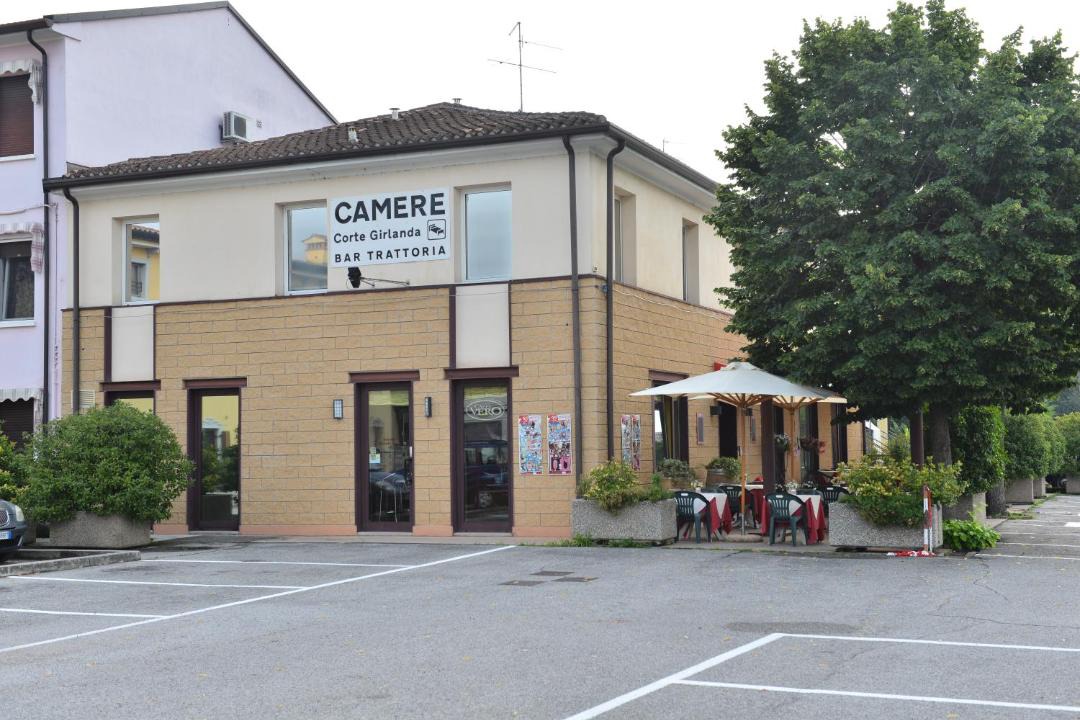 Photo of Others in Ovest